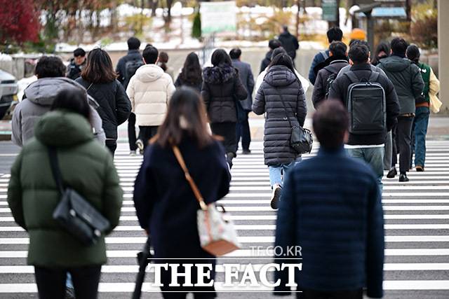 사회복지시설 종사자 10명 중 4명은 이직을 고려중인 것으로 조사됐다. 낮은 급여와 근무 처우 대비 장시간 노동이 그 이유로 많이 꼽혔다./남윤호 기자