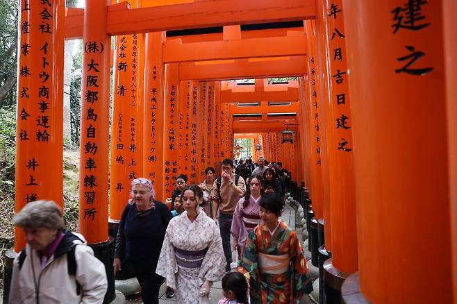 한국 MZ세대는 글로벌 트렌드와 달리 음식과 개인 취향을 여행지 결정의 핵심 요소로 꼽으며 일본을 압도적인 1위 목적지로 선택했다. 사진=게티이미지코리아.