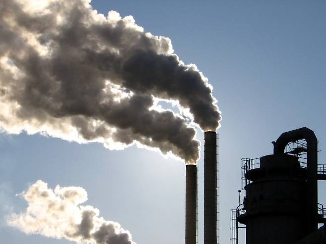 여러 대기오염 물질에 동시에 노출되는 '복합 오염'은 단일 오염물질 노출보다 건강에 더 치명적일 수 있다. 게티이미지뱅크 제공