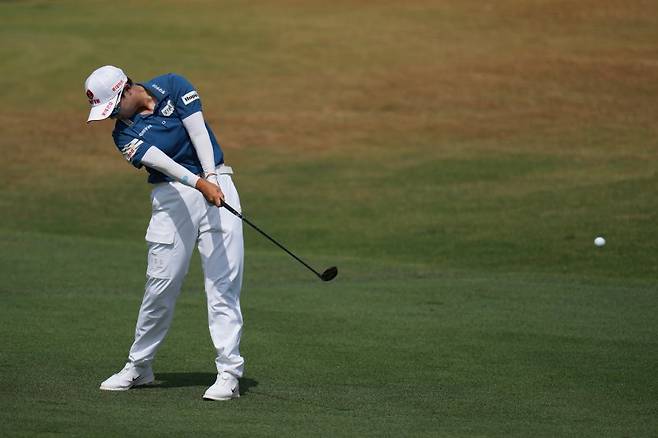 김효주가 29일(현지 시간) 미 애리조나주 챈들러 윌윈드 골프클럽에서 열린 미국여자프로골프(LPGA) 투어 포드 챔피언십 최종 라운드 2번 홀 페어웨이에서 티샷하고 있다. 디펜딩 챔피언 김효주는 최종 합계 28언더파 260타로 우승하며 2연패를 달성했다. 뉴시스