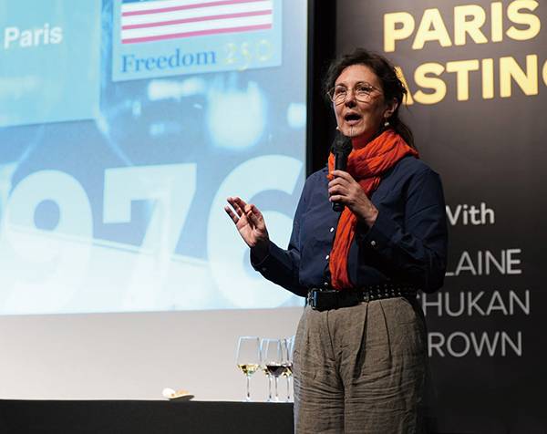 파리의 심판 50주년을 맞아 캘리포니아와인협회 주최로 한국서 진행된 세미나에서 일레인 추칸 브라운이 파리의 심판이 와인업계에 가져온 변화에 대해 설명하고 있다.