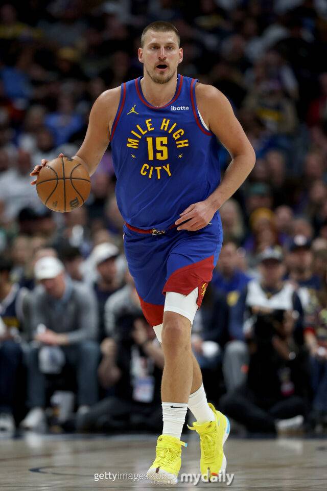 드리블하는 요키치. /게티이미지코리아