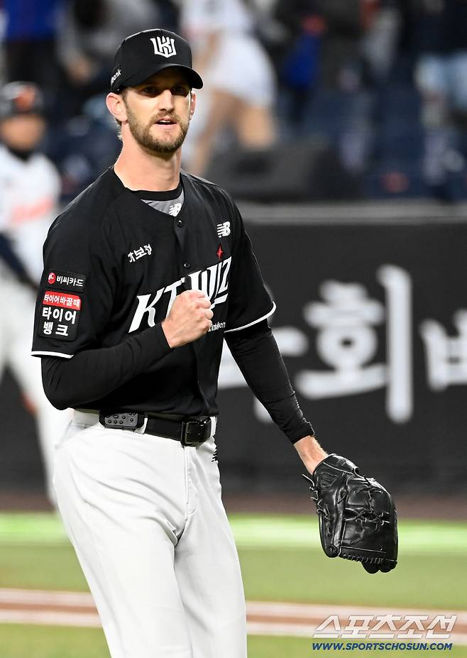 31일 대전한화생명볼파크에서 열린 KT와 한화의 경기. 1회말 투구를 무실점으로 마친 KT 보쉴리가 주먹을 불끈 쥐며 기뻐하고 있다. 대전=허상욱 기자wook@sportschosun.com/2026.03.31/