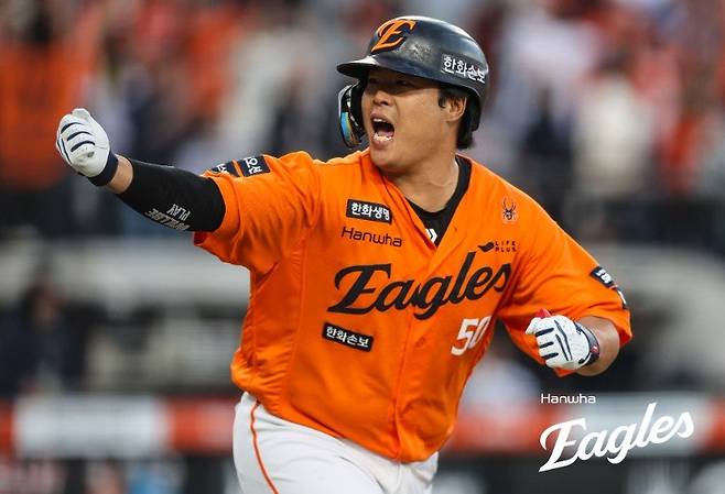 한화 강백호가 28일 대전한화생명볼파크서 열린 ‘2026 신한 SOL 뱅크 KBO리그’ 키움전 11회말 2사 2루 찬스서 1타점 적시 끝내기 중전안타를 날린 뒤 포효하고 있다. 강백호는 29일 키움전서도 5타수 2안타(1홈런) 5타점 1득점을 기록하며 맹타를 휘둘렀다. 사진제공|한화 이글스