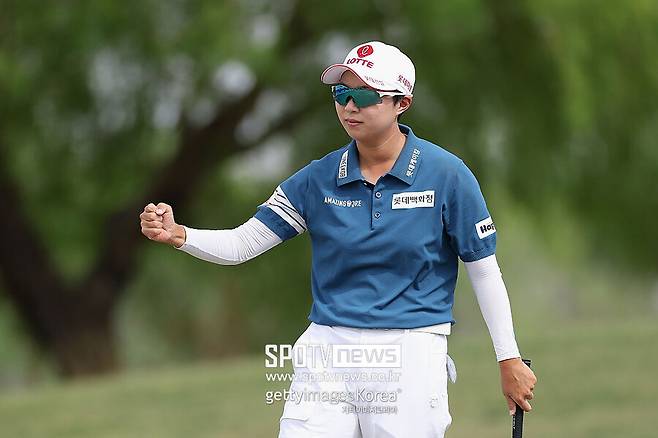 ▲ '천재 소녀 골퍼'가 돌아왔다. 김효주가 미국여자프로골프(LPGA) 투어에서 2주 연속 우승을 차지하며 시즌 2승에 선착했다. LPGA 통산 승수는 9승으로 늘었고 커리어 첫 LPGA 투어 '다승 시즌'을 완성했다.