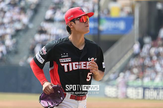 ▲ 29일 인천 SSG전 3회 타석에서 아쉬움을 남긴 김도영. 김도영은 0-4로 뒤진 3회 1사 만루 3B-1S에서 존에서 한참 높은 공에 두 번 연속 헛스윙하며 물러났다 ⓒ곽혜미 기자