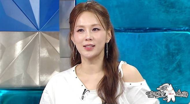 가수 채연이 부모님에게 건물과 외제차를 선물했다. <사진 제공> MBC ‘라디오스타’