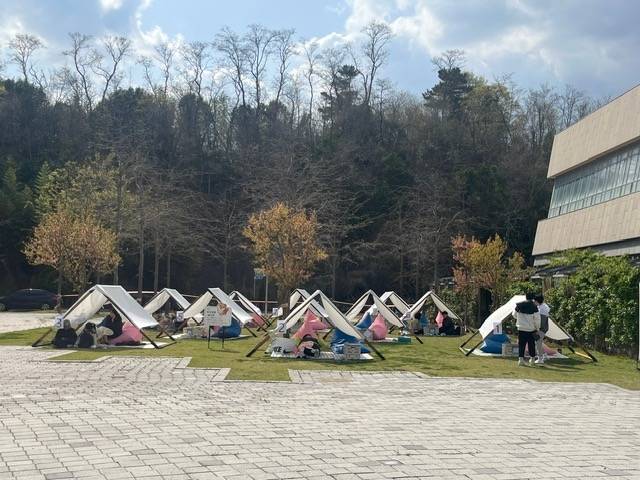 지난해 도서관 주간에 열린 주말의 북크닉(책나들이) 행사 모습. 울산도서관 제공
