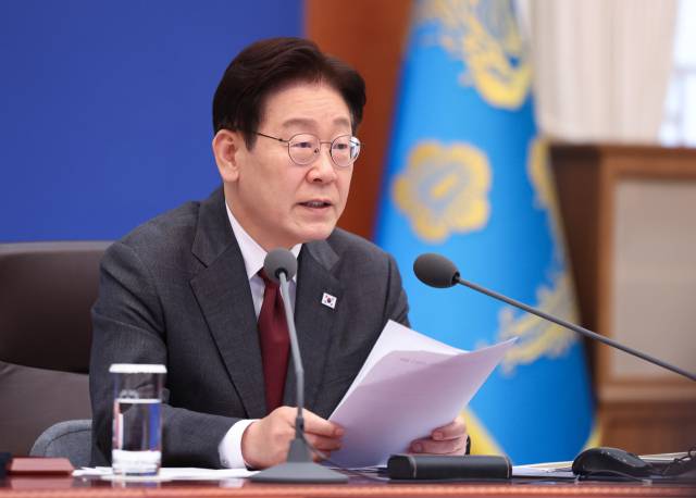 이재명 대통령이 1일 청와대에서 열린 비상경제점검회의에서 발언하고 있다. 연합뉴스