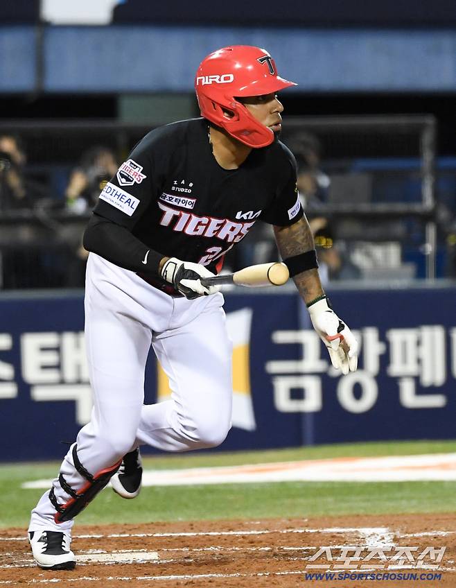 타이밍을 미리 맞추고 들어온 결과 2루타 생산.