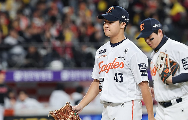 젊은 불펜 투수들이 흔들리며 급격하게 무너지고 있는 한화의 마운드