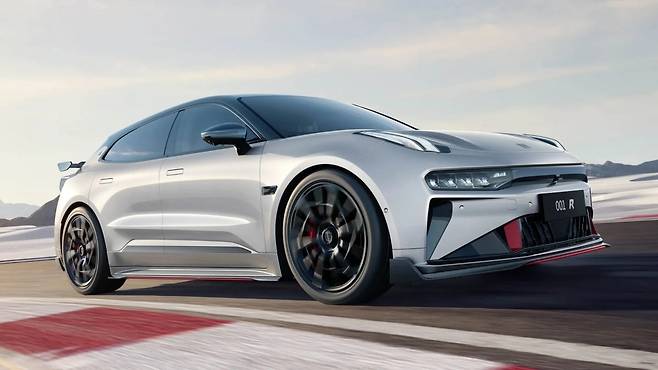 지커 001 FR, 지리자동차 자체 위성과 연결되는 ‘위성 통신 패키지’를 내장한 최초의 양산차 / © 지커