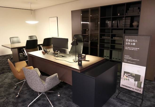한샘의 플래그십 논현 오피스 가구 전용 쇼룸./제공=한샘
