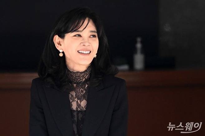 이부진 호텔신라 대표이사가 19일 오전 서울 중구 삼성전자 장충사옥에서 열린 제53기 호텔신라 주주총회를 마친 뒤 주총장을 나서며 미소를 짓고 있다. 사진=강민석 기자 kms@newsway.co.kr