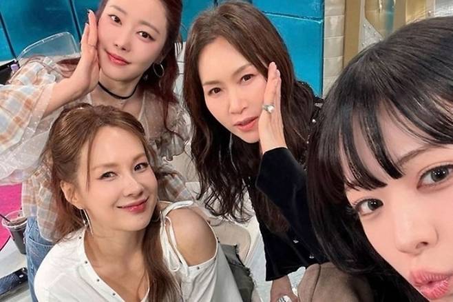 고우리, 조갑경, 이채영, 채연(왼쪽 상단부터 시계방향). 사진ㅣ채연SNS