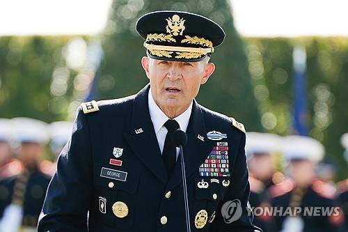 랜디 조지 육군참모총장 (워싱턴DC AP=연합뉴스) 2025년 9월 19일 미국 국방부 청사에서 열린 전쟁포로 및 실종자 관련 행사에 참석해 발언하는 미국 육군참모총장 랜디 조지 대장. (AP Photo/Julia Demaree Nikhinson, file)