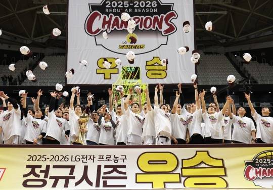 기뻐하는 창원 LG 선수들. / 사진=연합뉴스