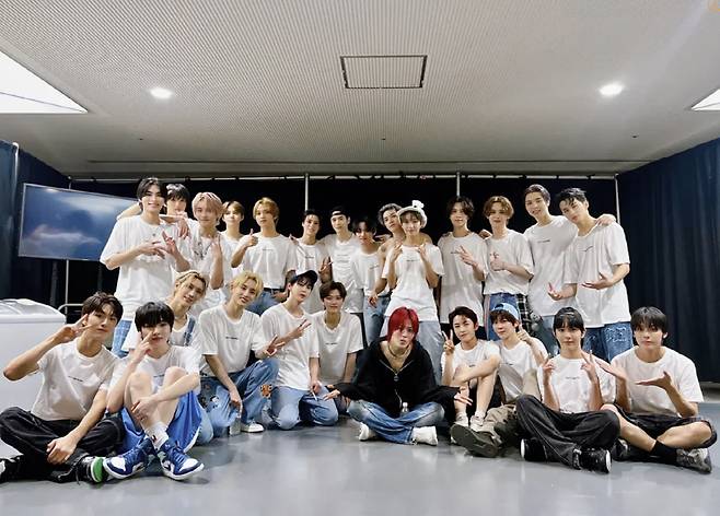NCT. 멤버 샤오쥔, 지성, 양양, 정우, 해찬, 제노, 재현, 천러, 태용, 런쥔, 헨드리, 쿤, 쟈니, 마크, 리쿠, 료, 시온, 유우시, 유타, 재민, 도영, 윈윈, 텐, 사쿠야, 재희(왼쪽 위부터 시계방향으로).사진 제공=NCT 공식 계정