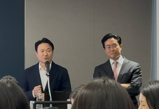 석상제 디오스파마 대표(좌)와 전인석 삼천당제약 대표(우) (사진=이데일리)