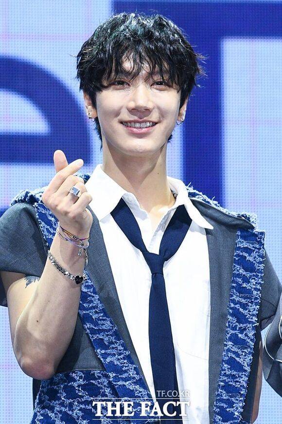 그룹 NCT, WayV의 멤버 텐이 SM엔터테인먼트와 전속계약을 종료한다. /더팩트 DB