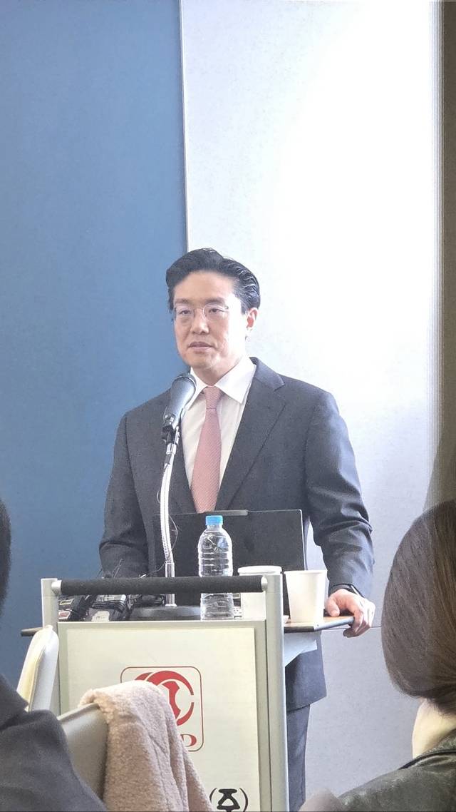 전인석 삼천당제약 대표가 6일 서울 서초구 본사에서 기자간담회에서 발언하고 있다. 강민성 기자.