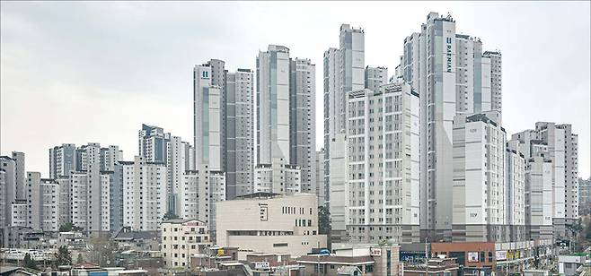 지난 2월 신고가 거래가 잇따랐던 서울 성북구 길음뉴타운 ‘래미안길음센터피스’. (윤관식 기자)