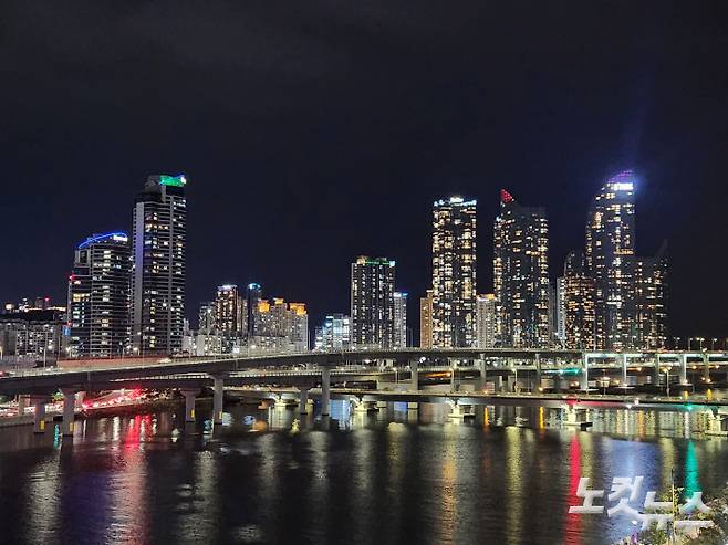 부산 해운대 마린시티 야경. 박상희 기자