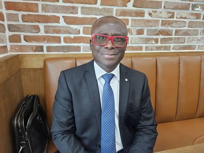 연합뉴스와 인터뷰하는 에릭 퍼디슨 WFP 동남 아프리카지역 본부장 (서울=연합뉴스) 성도현 기자 = 한국 정부와의 파트너십 강화 등을 위해 최근 방한한 에릭 퍼디슨 유엔세계식량계획(WFP) 동남부 아프리카 지역 본부장이 지난달 31일 서울 영등포구 국회 소통관에서 연합뉴스와 인터뷰를 하고 있다. 2026.4.6 raphael@yna.co.kr