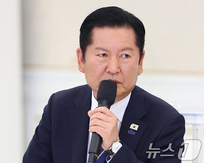 정청래 더불어민주당 대표가 7일 청와대에서 열린 여야정 민생경제협의체 회담 및 오찬에서 발언하고 있다. (청와대통신사진기자단) 2026.4.7 ⓒ 뉴스1 이재명 기자