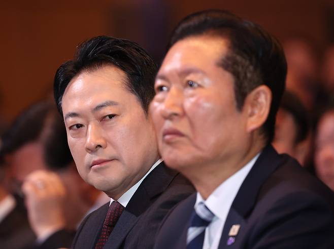 정청래 더불어민주당 대표와 장동혁 국민의힘 대표./뉴스1