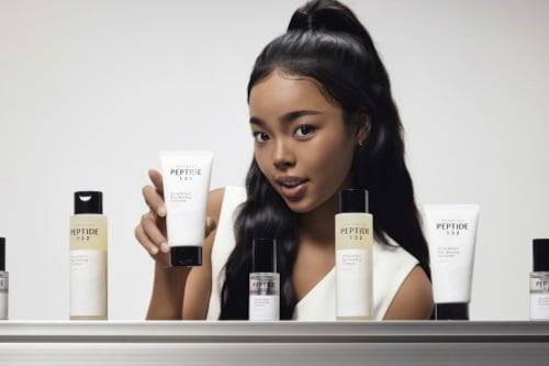 코스알엑스가 지난해 7월 출시한 브랜드의 첫 헤어케어 라인 ‘PEPTIDE-132 울트라 퍼펙트 헤어 본딩(Ultra Perfect Hair Bonding)’ 제품. /코스알엑스 제공