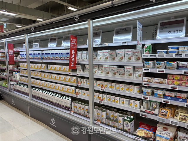 ▲ 6일 홈플러스 춘천점의 매대가 자체 브랜드 상품으로 채워져있다. 최수현 기자