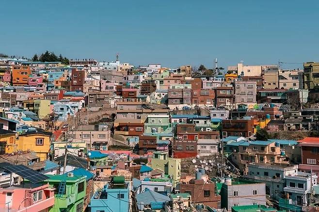 부산의 감천문화마을 전경/사진=크리에이트립