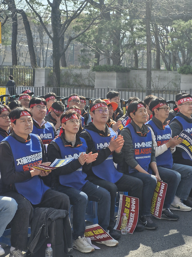 지난 2일 청와대 사랑채 동편 도로에서 진행된 HMM 총파업 결의대회 현장. <HMM육상노조>