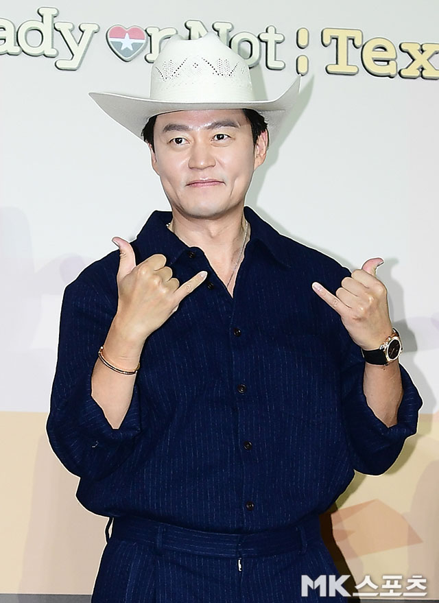 7일 오후 서울 강서구 LG아트센터 서울에서 연극 ‘바냐 삼촌’의 제작발표회가 진행됐다. 이날 제작발표회에는 총괄 프로듀서인 이현정 LG아트센터장을 비롯해 연출가 손상규, 배우 이서진, 고아성, 양종욱, 이화정, 김수현 등이 참석했다. / 사진 = 김영구 기자