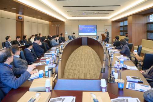 오세정 전 서울대 총장이 8일 오전 한림대 교무회의실에서 도헌학술원의