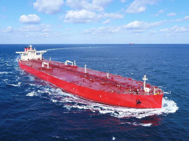 한화오션이 건조한 초대형 원유운반선(VLCC)./한화오션