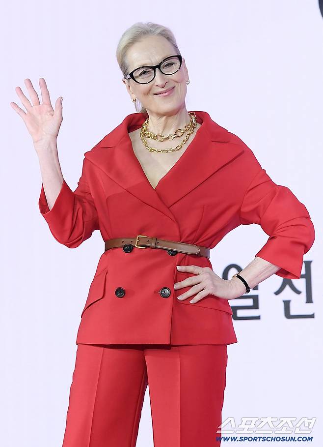 영화 '악마는 프라다를 입는다2' 내한 기자회견이 8일 오전 서울 새문안로 포시즌스호텔에서 열렸다. 메릴 스트립이 포즈 취하고 있다. 정재근 기자 cjg@sportschosun.com/2026.4.7/