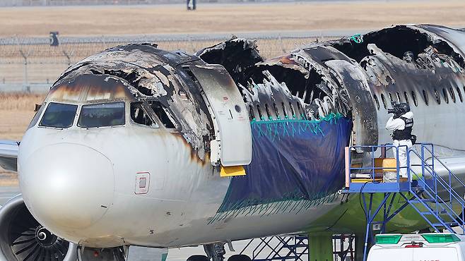 기내 보조배터리 발화로 발생한 에어부산 항공기 화재