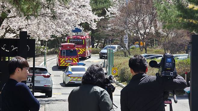 대전 오월드(동물원)에서 늑대 한마리가 탈출하자 소방당국 등이 출동하고 있다. 김성태 객원기자