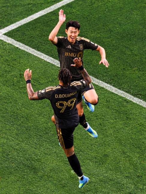 ▲ 로스앤젤레스 FC 손흥민이 5일(한국 시간) 미국 캘리포니아 LA BMO 스타디움에서 열린 올랜도 시티 SC와 2026 메이저 리그 사커 6라운드 맞대결에서 드니 부앙가의 득점을 도운 뒤 함께 세리머니를 하고 있다. 로스앤젤레스 FC 페이스북 캡처