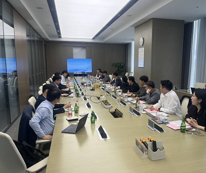 한국수소연합과 포스코홀딩스, 포스코, 에어리퀴드, 효성중공업, SK이노베이션E&S, 현대자동차 관계자들이 중국 안후이성 허페이시에 위치한 인버터·전해조 기업 선그로우 본사를 방문했다.