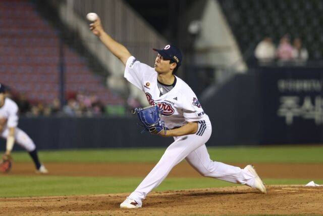 두 경기 연속으로 호투한 최민석./두산 베어스