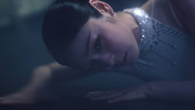 구글은 전 피겨스케이팅 국가대표 김연아가 강수진 발레리나와 함께 은퇴 12년 만에 발레에 도전하는 ‘제미나이(Gemini)’ 캠페인 영상을 7일 공개했다. 구글코리아 제공