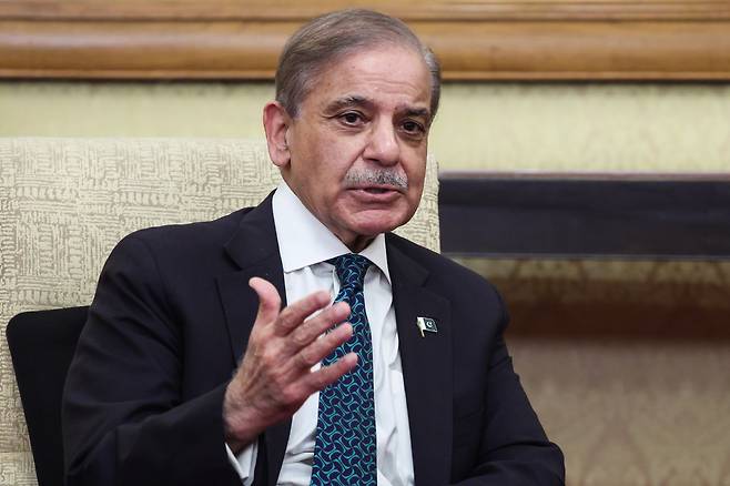 2주 휴전 제안한 샤리프 파키스탄 총리 지난해 9월 중국을 방문한 셰바즈 샤리프 파키스탄 총리. 파키스탄은 이란 전쟁 발발 후 중재국 역할을 하고 있다. 세계일보 자료사진