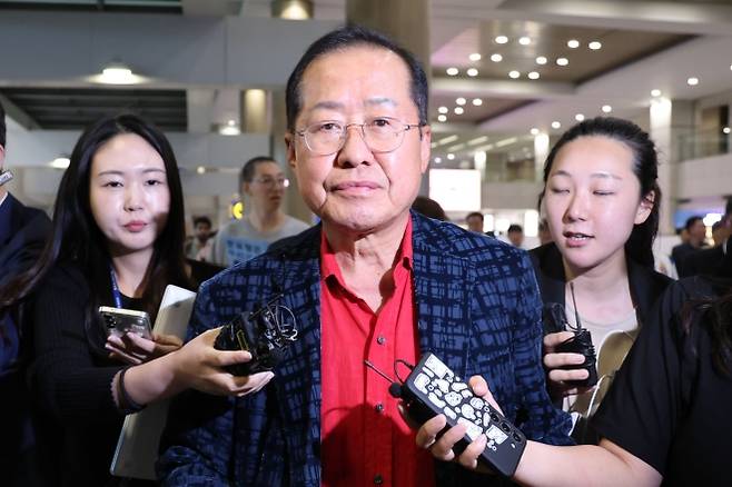 국민의힘 대선 후보 경선에서 탈락한 뒤 정계 은퇴를 선언하고 하와이에 체류했던 홍준표 전 대구시장. 2025.06.17. 뉴시스