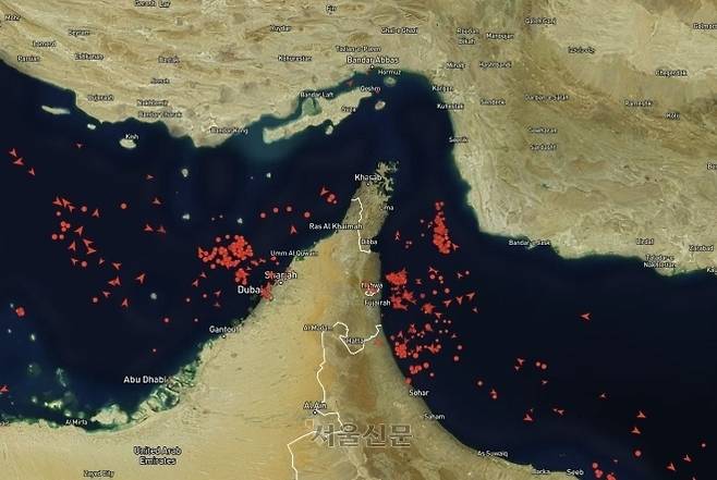 지난달 5일 오후 3시 30분 기준 선박 추적프로그램 ‘마린 트래픽’로 바라본 호르무즈 해협. 2026.3.5 마린 트래픽 캡처