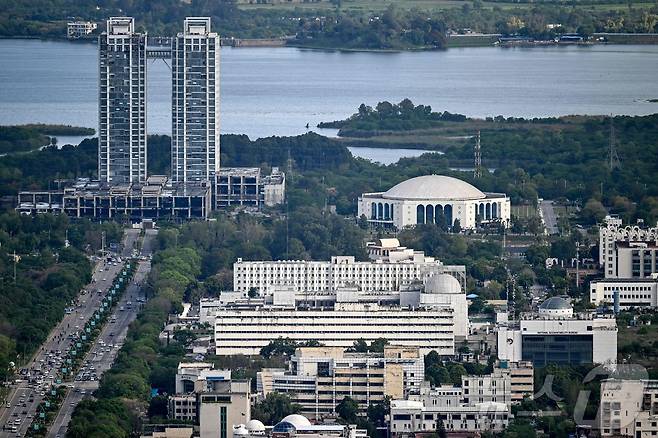 8일(현지시간) 파키스탄 수도 이슬라마바드의 모습. 미국과 이란 대표단은 오는 10일 협상을 위해 이슬라마바드를 찾는다. 첫 대면 협상은 11일 오전 실시된다. 2026.04.08. ⓒ AFP=뉴스1