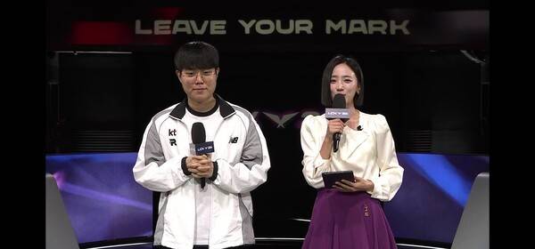 9일 서울 종로구 치지직 롤파크에서 열린 '2026 리그 오브 레전드 챔피언스 코리아' 정규 시즌 2경기 2세트에서 KT롤스터가 28분 농심레드포스의 넥서스를 파괴하고 개막 3연승을 질주하며 단독 선두에 올랐다. (KT 롤스터 & 농심 레드포스=2:0). /사진=네이버 치지직 라이브영상 캡처