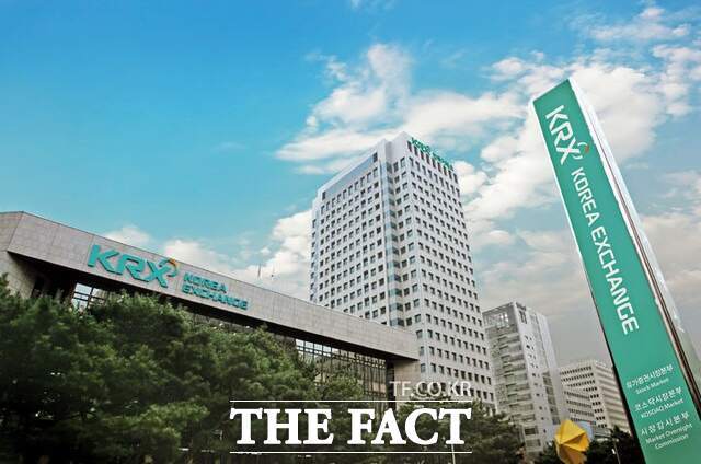 2025사업연도 12월 결산법인 사업보고서에 따르면 지난해 결산법인 가운데 코스피 12개사, 코스닥 42개사에서 상장폐지 사유가 발생했다. /한국거래소